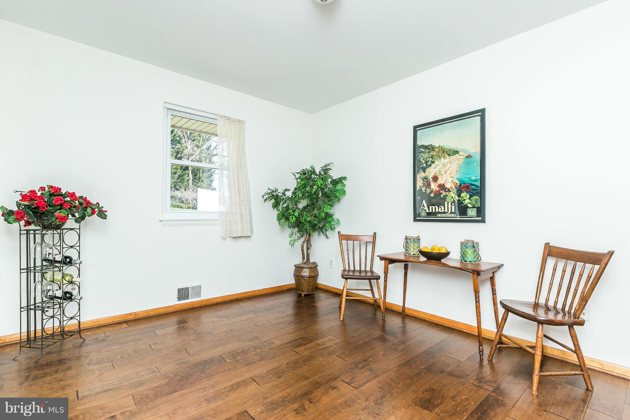 829 Hilltop Road Catonsville, MD 21228 - Photo 25 of 27 Spacious, open floor plan. Freshly painted 2016