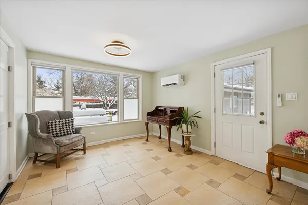 $499,000 | 214 North Elmhurst Road, Prospect Heights, IL 60070