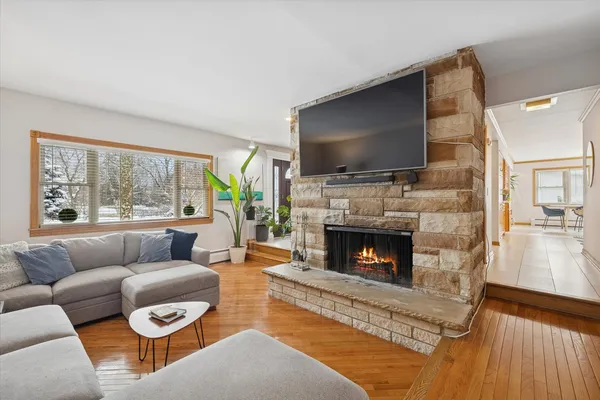 $499,000 | 214 North Elmhurst Road, Prospect Heights, IL 60070