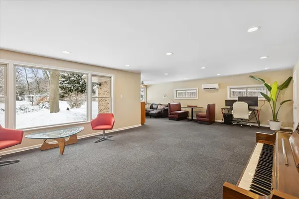 $499,000 | 214 North Elmhurst Road, Prospect Heights, IL 60070