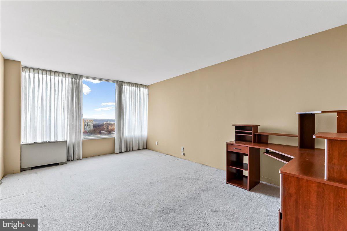 3900 West Ford Road, Unit 17P Philadelphia, PA 19131 - Photo 20 of 28 a view of a livingroom with furniture