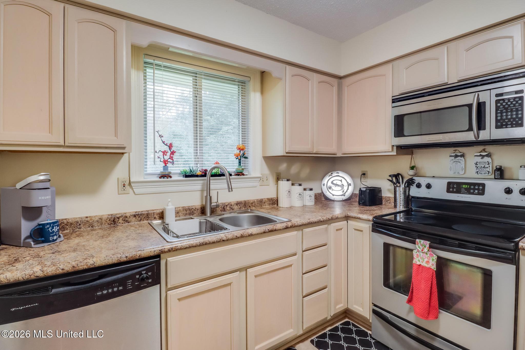 5 Wilderness Run Diamondhead, MS 39525 - Photo 4 of 15 Photo Feb 27 2026, 10 38 48 AM