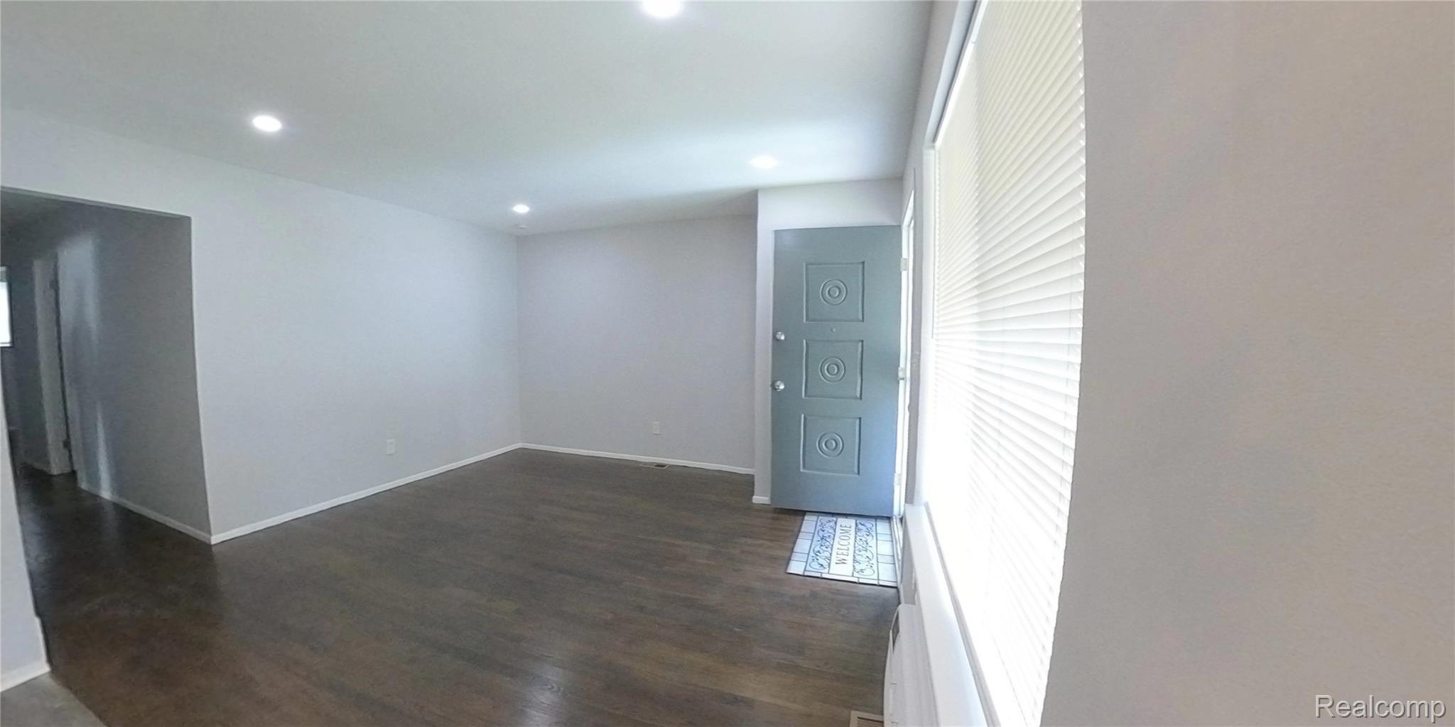 19946 Santa Rosa Drive Detroit, MI 48221 - Photo 8 of 19 Linving Room 2.jpg