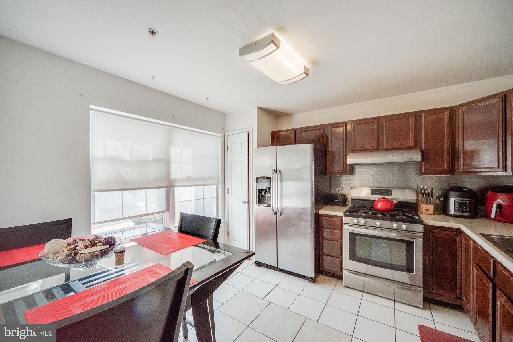 6606 Ridgeborne Drive Baltimore, MD 21237 - Photo 4 of 20 Gallery Image 4