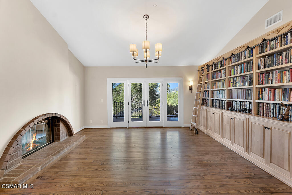 1153 Camino Dos Rios Thousand Oaks, CA 91360 - Photo 19 of 71 1153 Camino Dos Rios-HsHProd-21