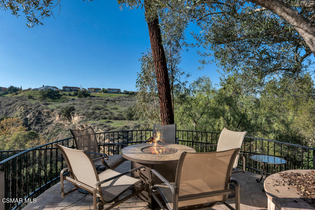 1153 Camino Dos Rios Thousand Oaks, CA 91360 - Photo 3 of 71 1153 Camino Dos Rios-HsHProd-78