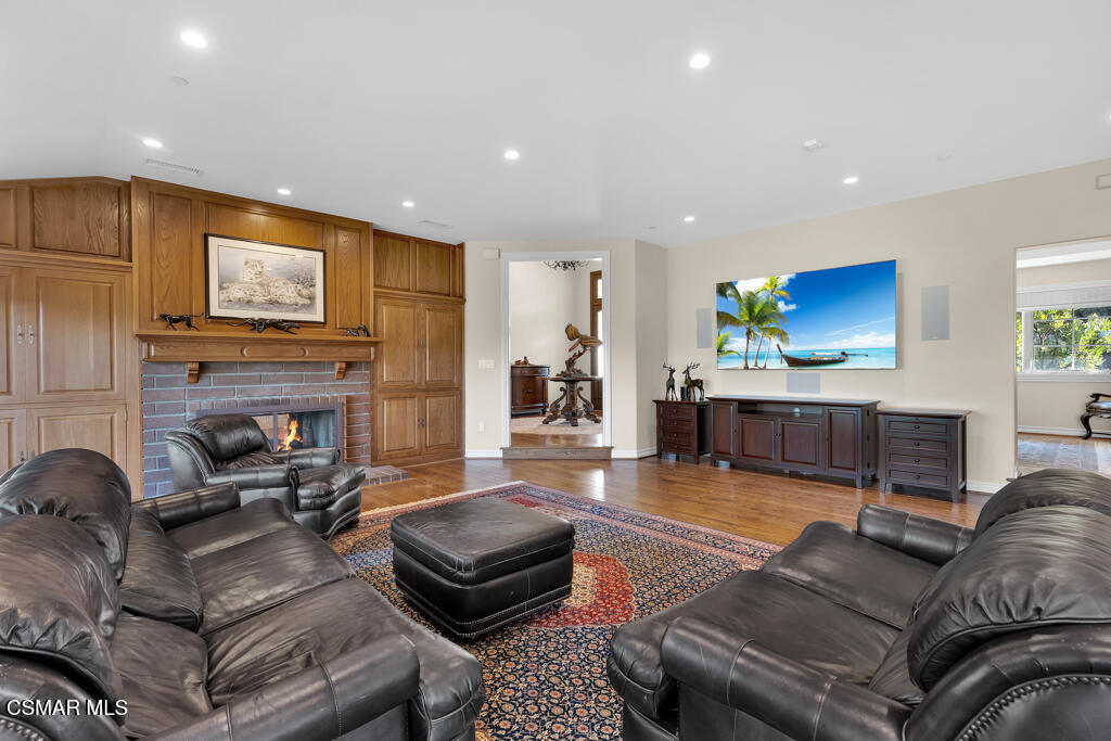 1153 Camino Dos Rios Thousand Oaks, CA 91360 - Photo 10 of 71 1153 Camino Dos Rios-HsHProd-28