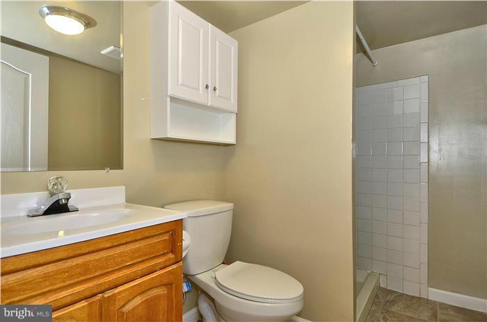12322 Dewey Road Silver Spring, MD 20906 - Photo 22 of 27 Bath