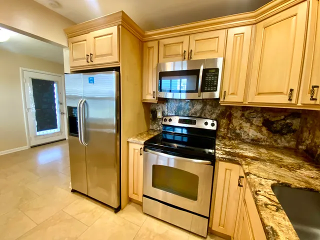 $1,650 | 843 Flanders South, Delray Beach, FL 33484