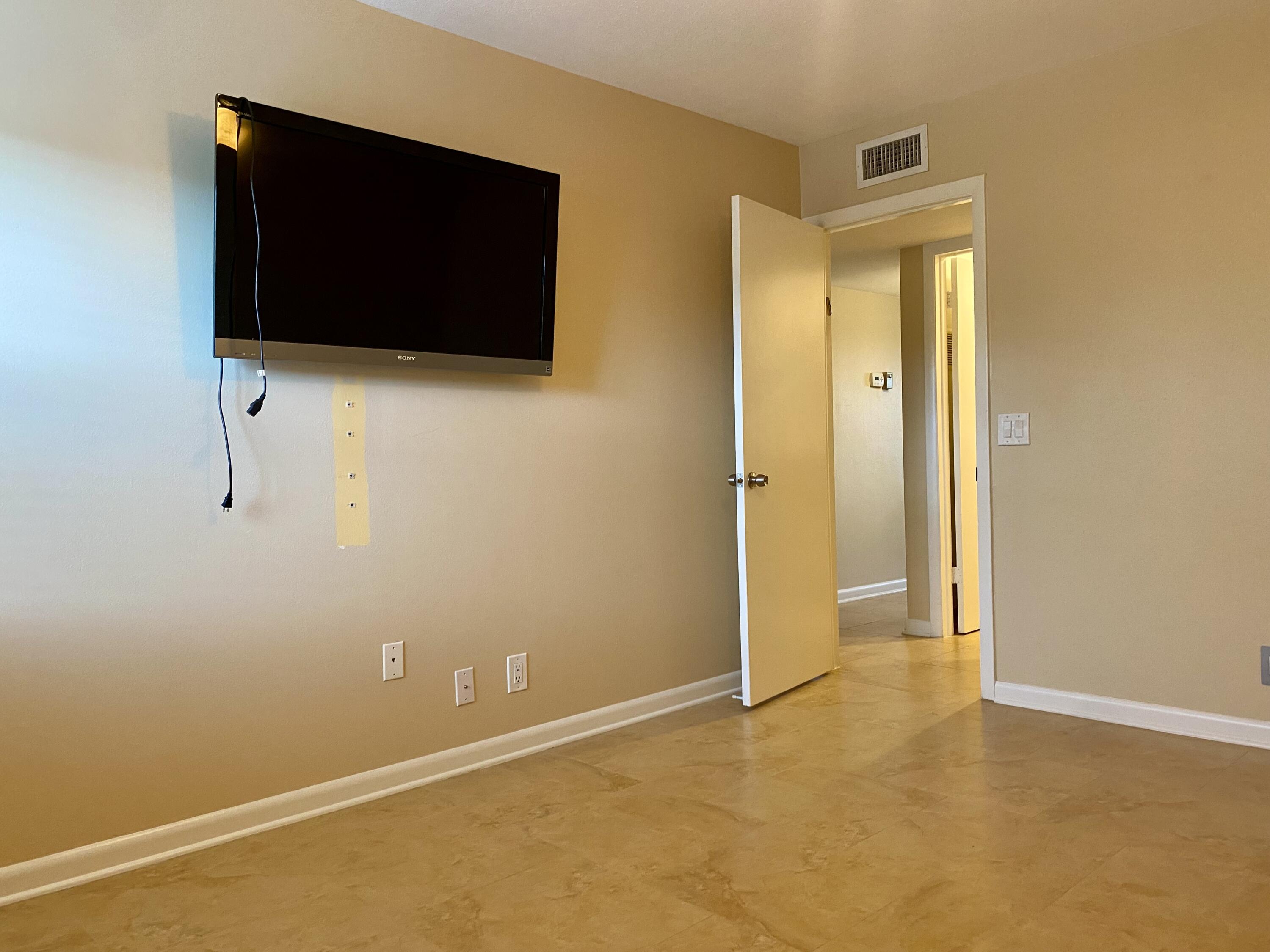 843 Flanders South Delray Beach, FL 33484 - Photo 14 of 29 a view of an empty room