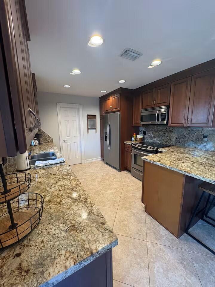 5586 3rd Road Lake Worth, FL 33467 - Photo 12 of 35 Kitchen