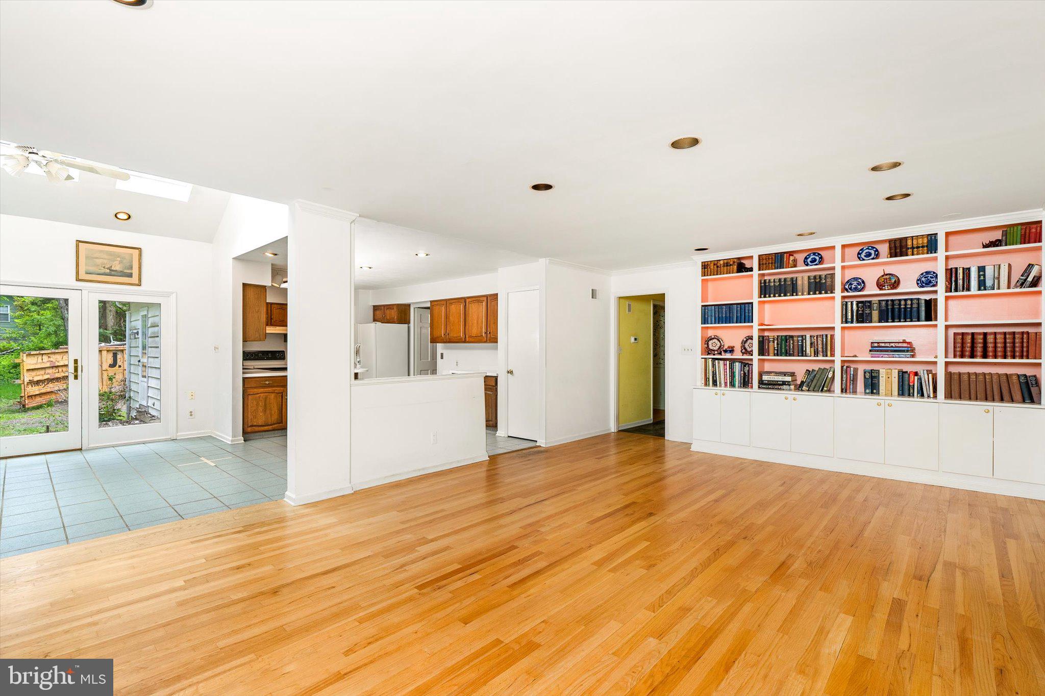 5 Nelson Ridge Road Princeton, NJ 08540 - Photo 10 of 35 Family room off of kitchen
