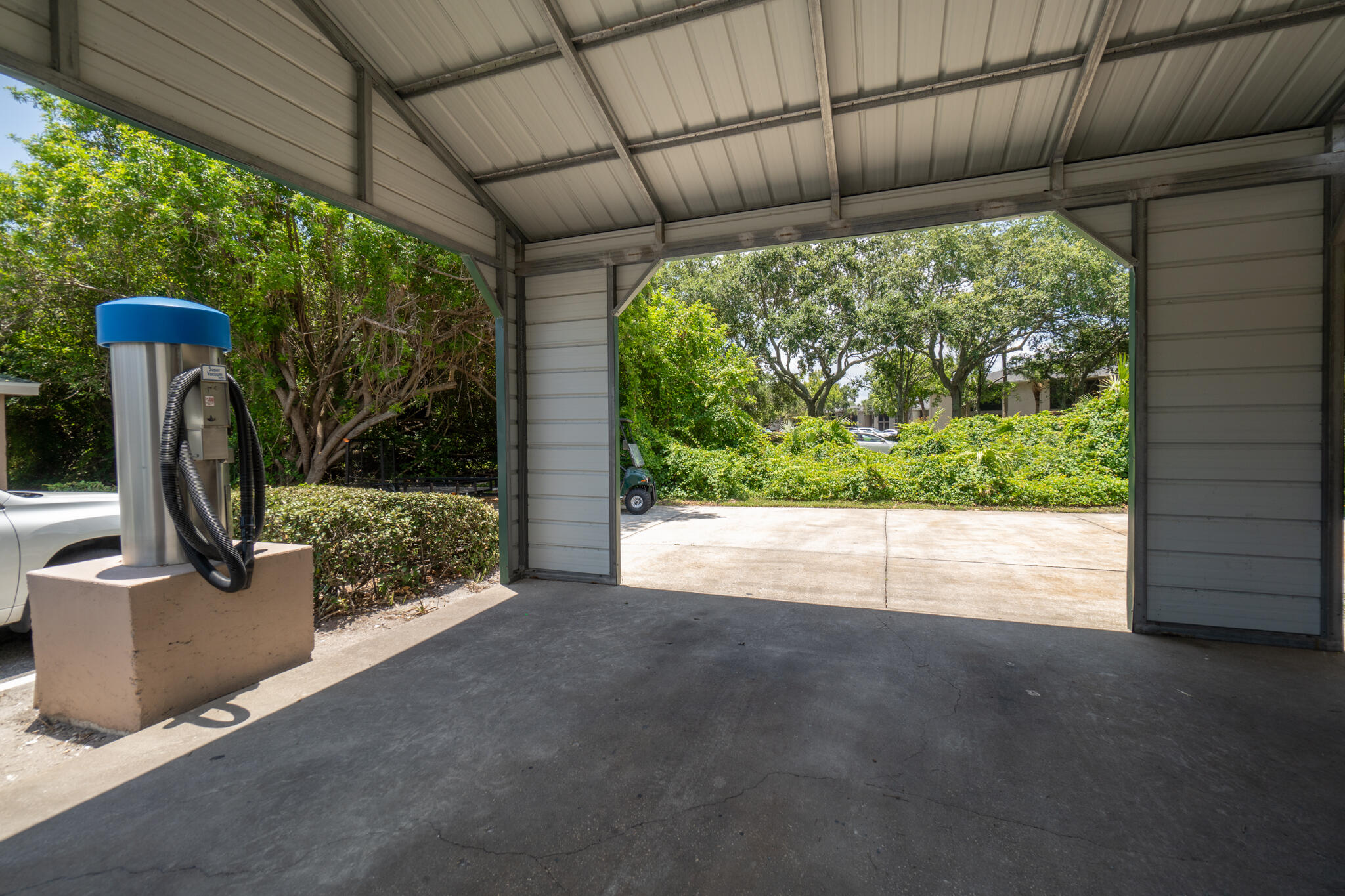 7667 North Wickham Road, Unit 511 Melbourne, FL 32940 - Photo 37 of 48 a view of a garden with a sink and garden