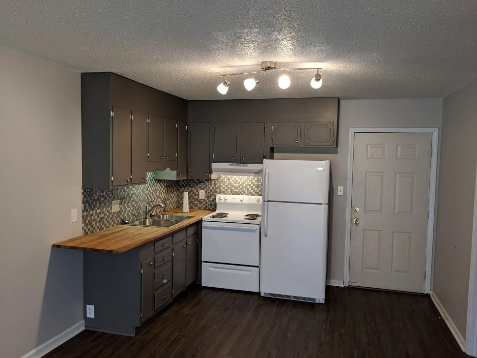 1220 8th Street Northeast, Unit H Hickory, NC 28601 - Photo 3 of 4