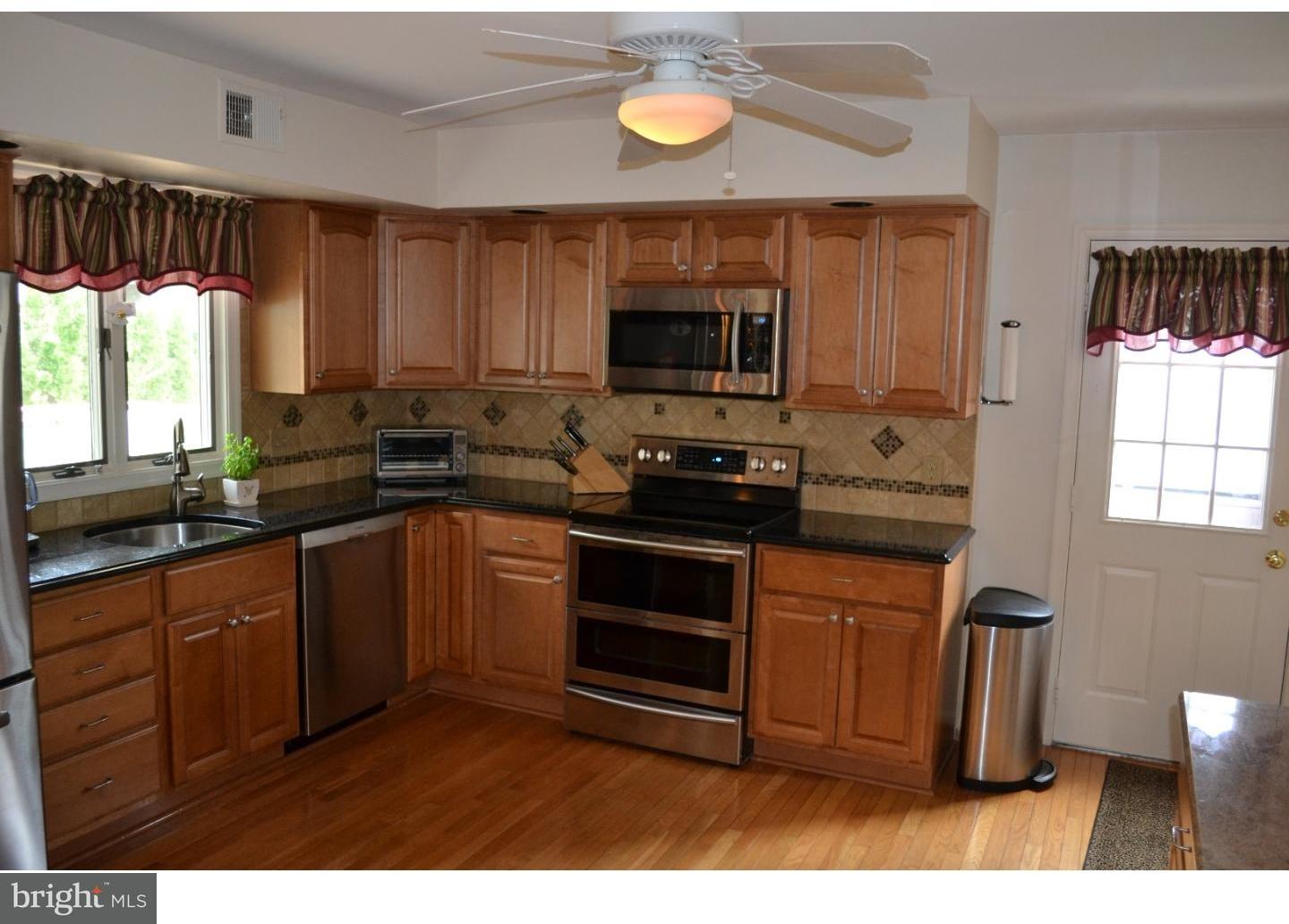 413 Chestnut Street Ridley Park, PA 19078 - Photo 8 of 25 Kitchen