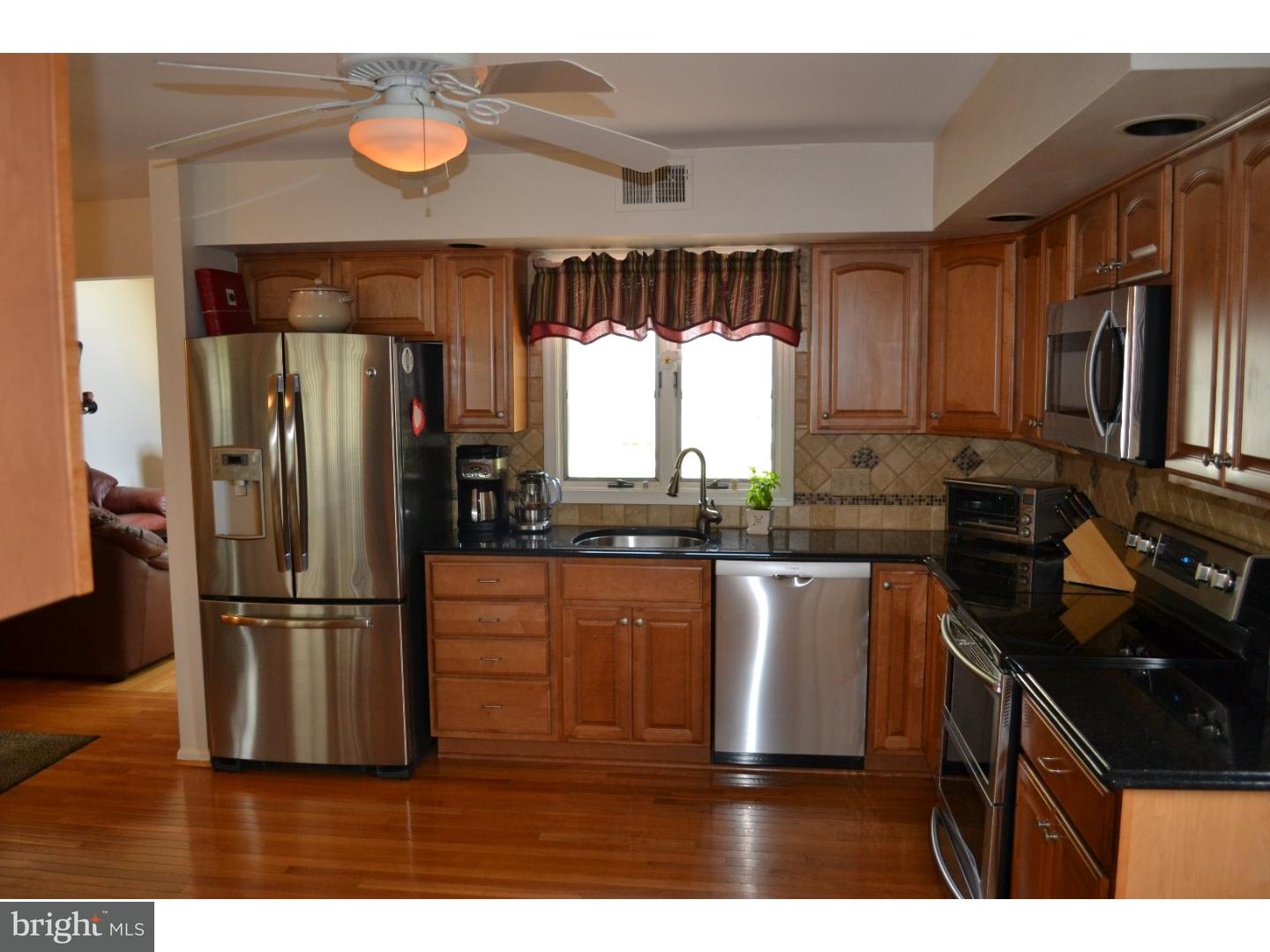 413 Chestnut Street Ridley Park, PA 19078 - Photo 9 of 25 Kitchen