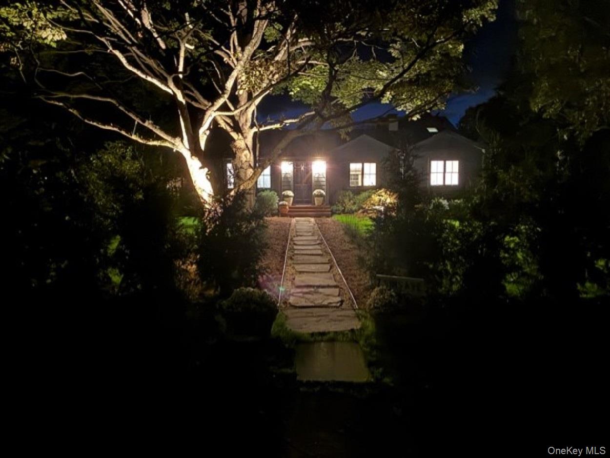 7 Sims Avenue Sag Harbor, NY 11963 - Photo 28 of 30 a view of a yard in front of the house