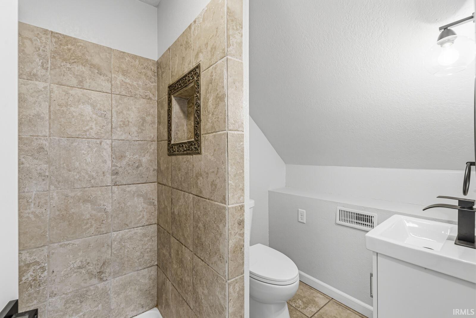 2023 Prairie Street Elkhart, IN 46516 - Photo 22 of 27