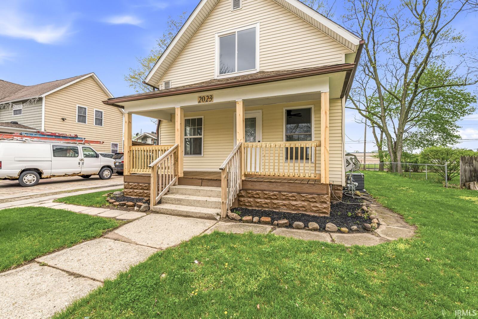 2023 Prairie Street Elkhart, IN 46516 - Photo 3 of 27