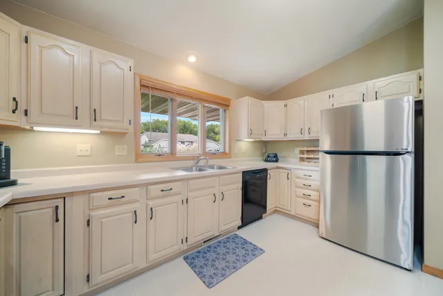 $309,000 | 2119 Cloudview Court, Appleton, WI 54914