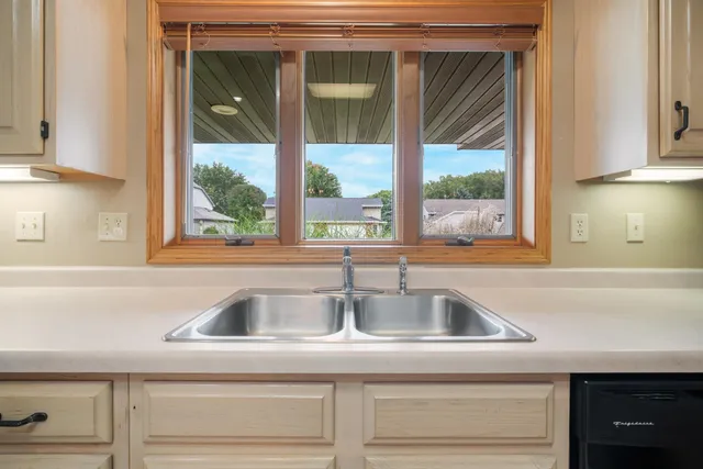 $309,000 | 2119 Cloudview Court, Appleton, WI 54914