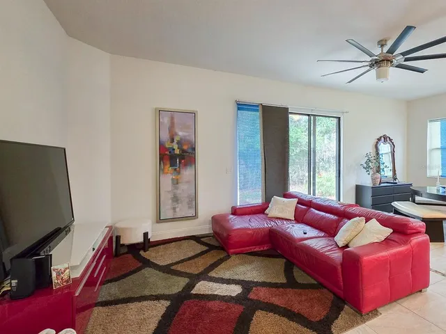 $949,000 | 13 River Oaks Way, Palm Coast, FL 32137