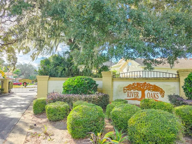 $949,000 | 13 River Oaks Way, Palm Coast, FL 32137