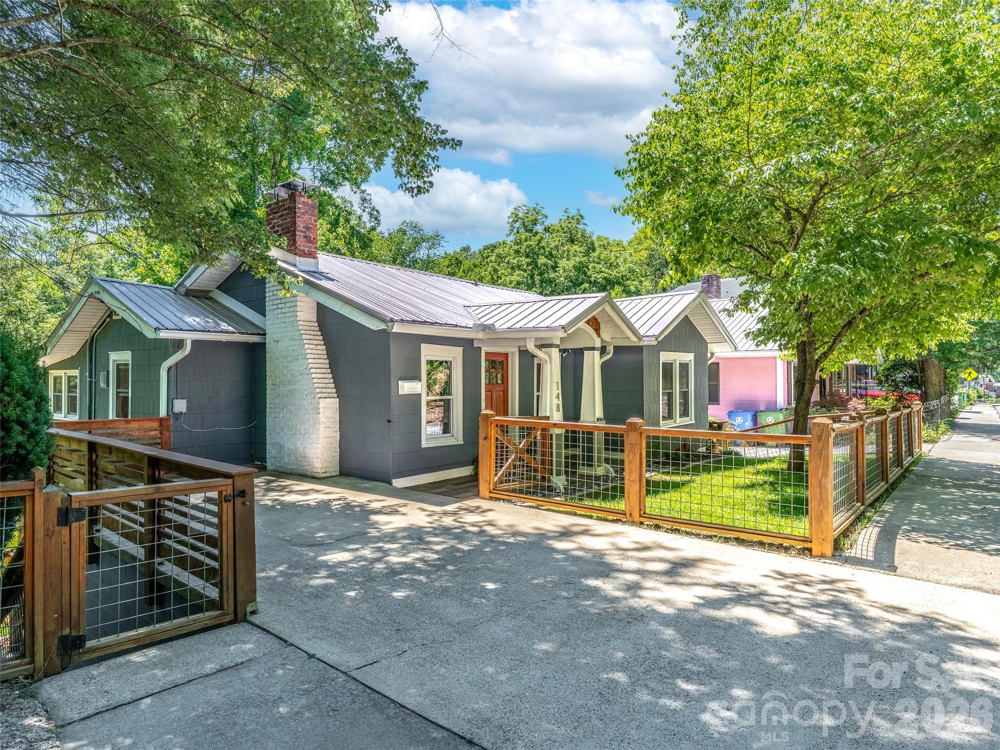 148 Sand Hill Road Asheville, NC 28806 - Photo 2 of 47