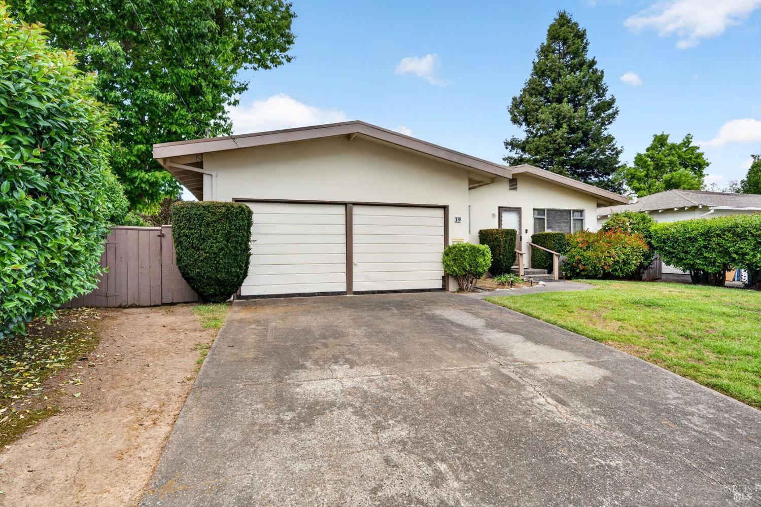 19 Zanco Way Novato, CA 94947 - Photo 3 of 30