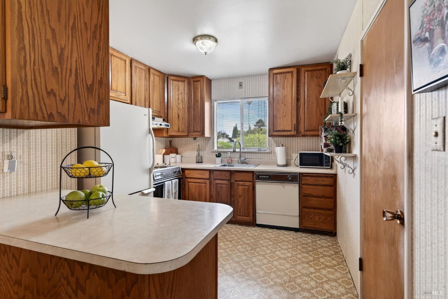 19 Zanco Way Novato, CA 94947 - Photo 8 of 30