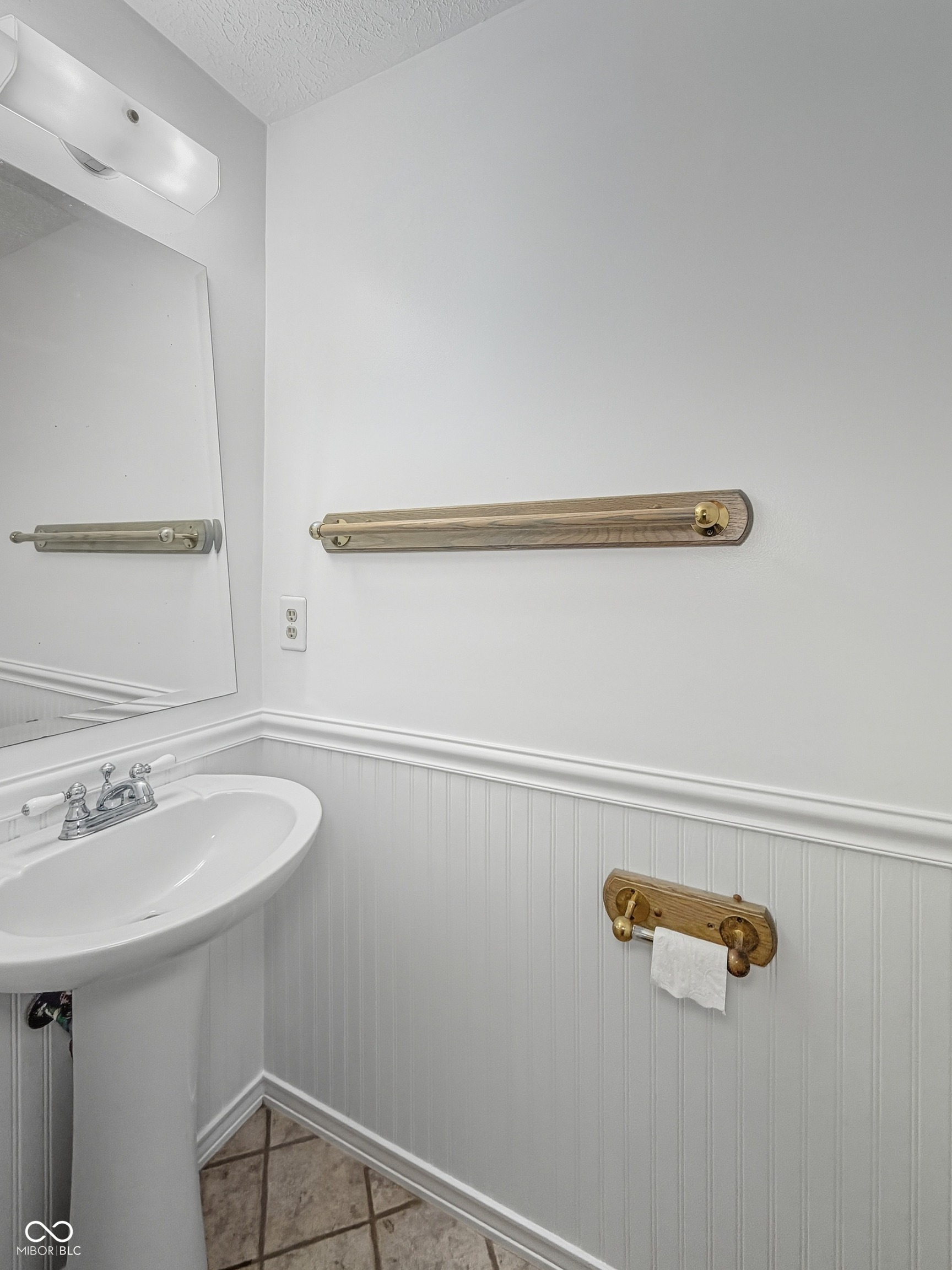 819 Bremerton Drive Indianapolis, IN 46229 - Photo 13 of 40