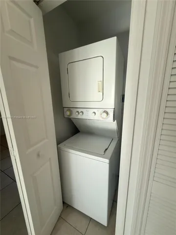 $2,100 | 930 Northeast 34th Avenue, Unit 201, Homestead, FL 33033