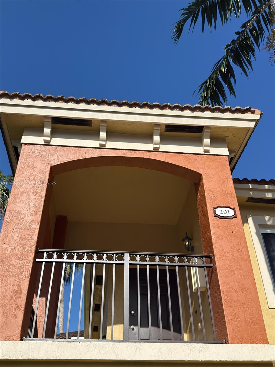930 Northeast 34th Avenue, Unit 201 Homestead, FL 33033 - Photo 3 of 26 a close view of kitchen