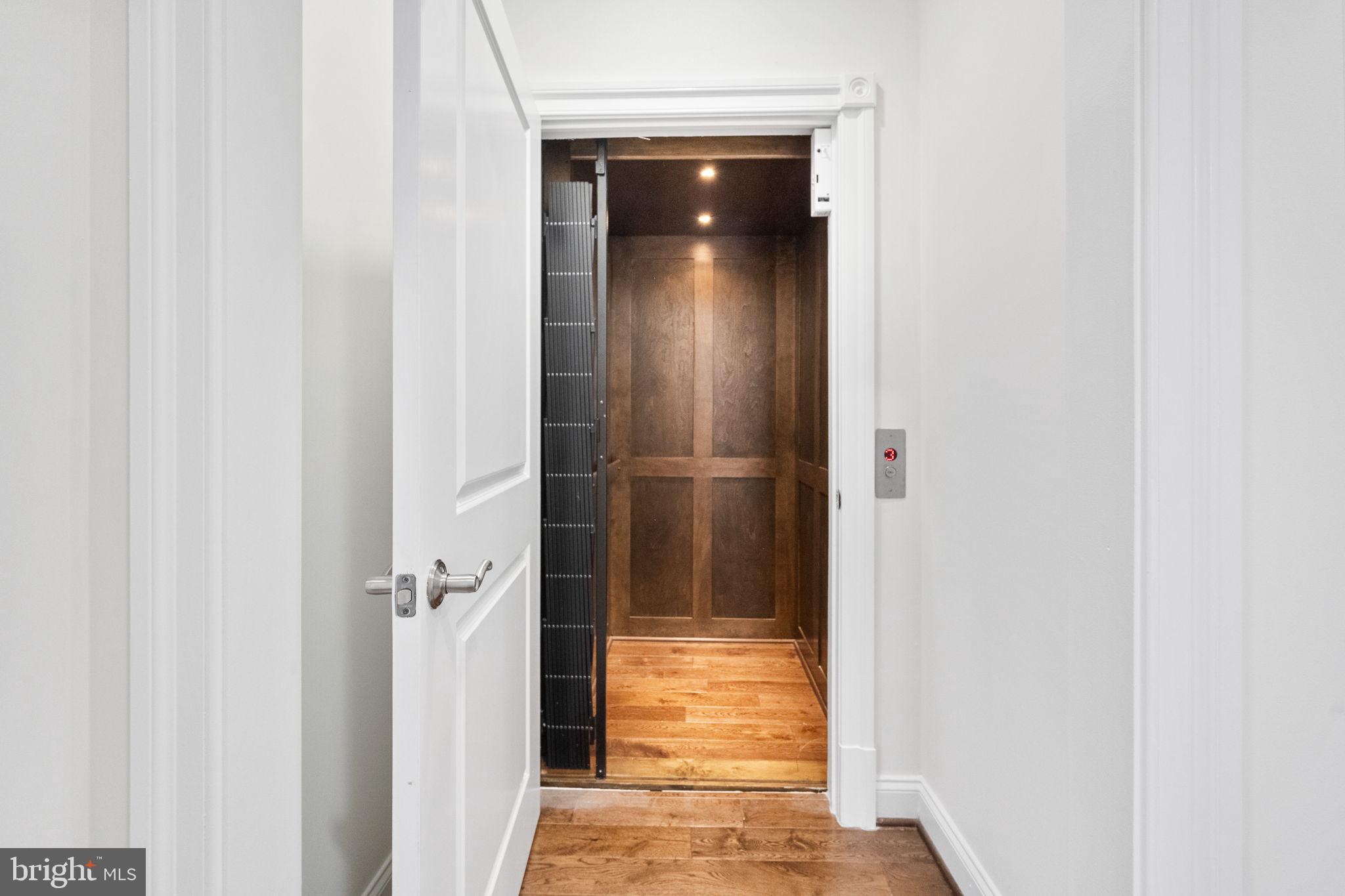 1411 Ridgeview Way Washington, DC 20007 - Photo 35 of 56 a view of a bathroom