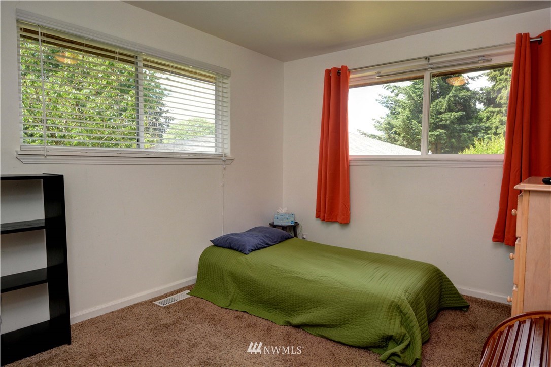 15015 Southeast 112th Street Renton, WA 98059 - Photo 8 of 11