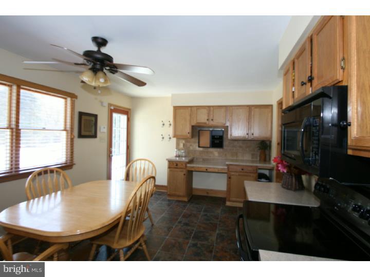 208 Dealtown Road Pittsgrove, NJ 08318 - Photo 11 of 25 Kitchen