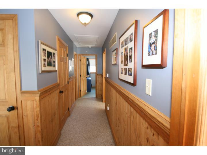 208 Dealtown Road Pittsgrove, NJ 08318 - Photo 12 of 25 Hallway