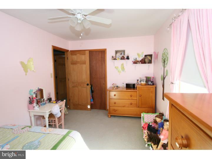 208 Dealtown Road Pittsgrove, NJ 08318 - Photo 16 of 25 Bedroom 2