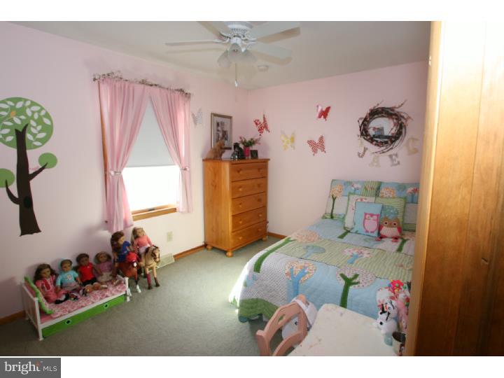 208 Dealtown Road Pittsgrove, NJ 08318 - Photo 17 of 25 Bedroom 2