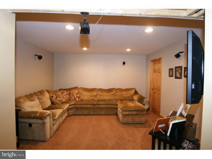 208 Dealtown Road Pittsgrove, NJ 08318 - Photo 22 of 25 Family Room