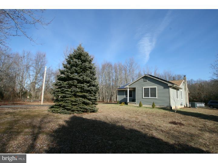 208 Dealtown Road Pittsgrove, NJ 08318 - Photo 4 of 25 Exterior Side