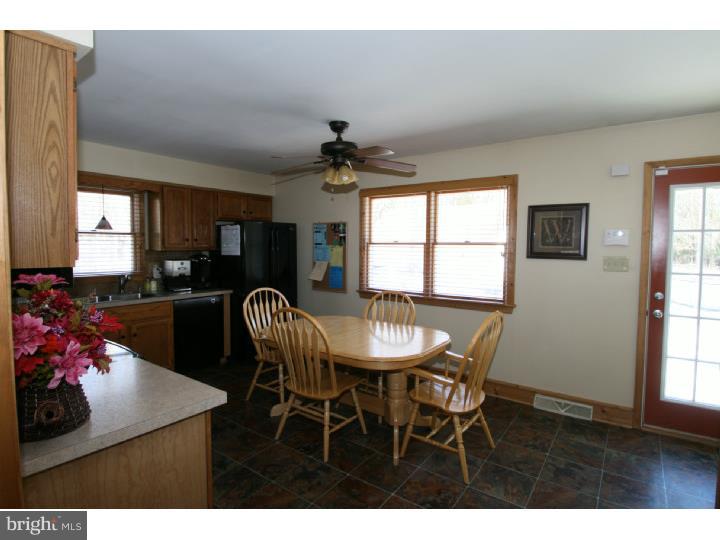 208 Dealtown Road Pittsgrove, NJ 08318 - Photo 9 of 25 Kitchen