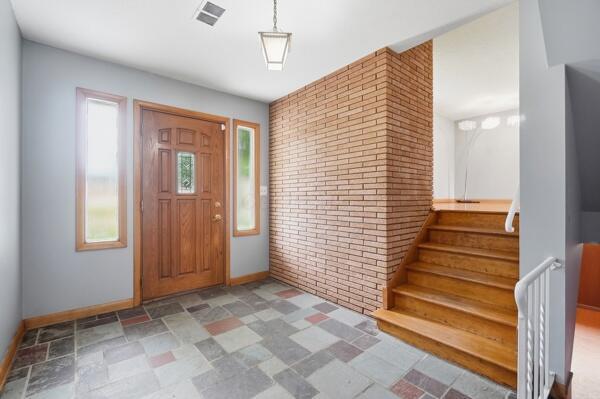 5320 Hazelwood Road Columbus, OH 43229 - Photo 6 of 46 010_oRjF