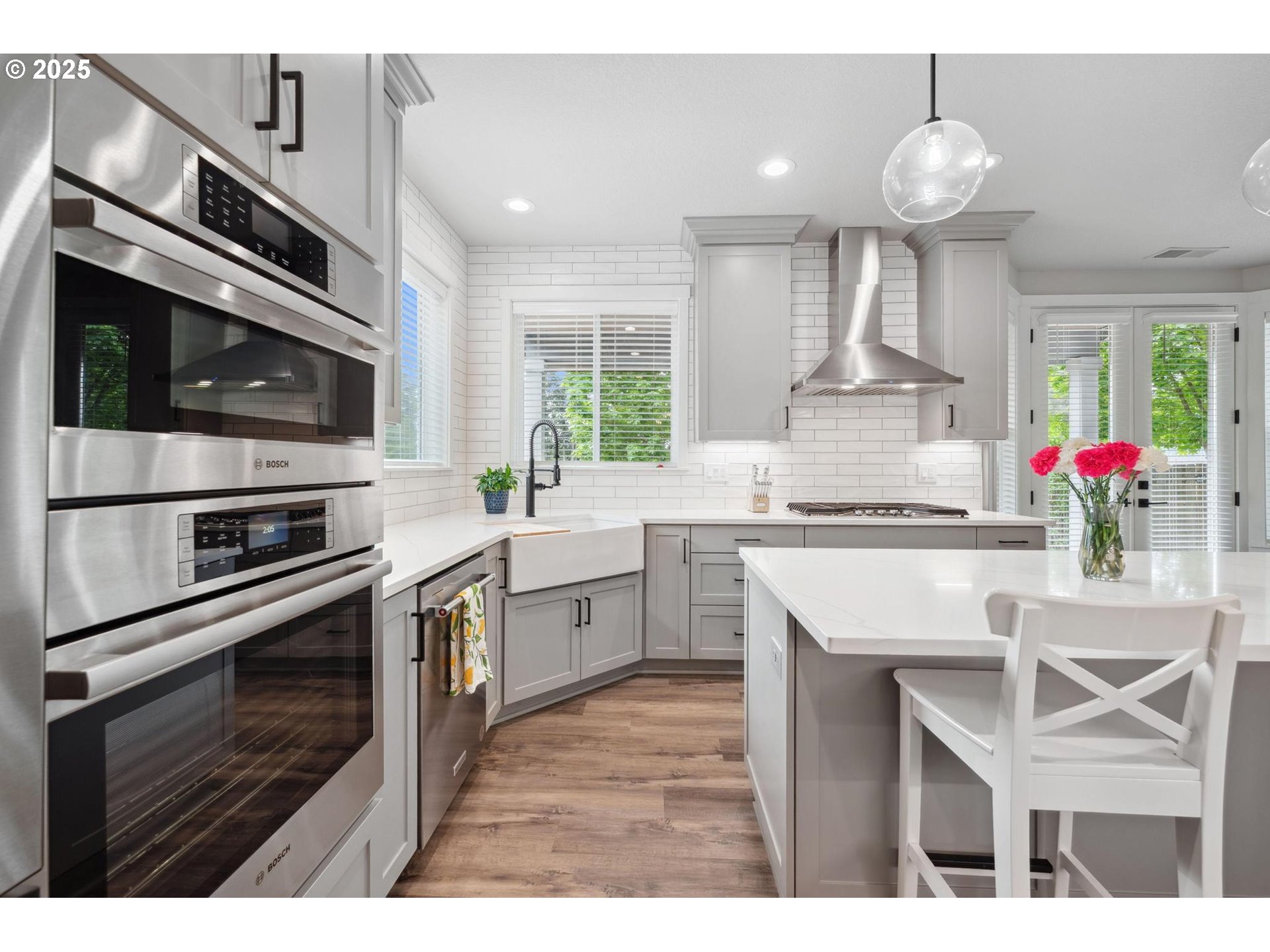 20165 Canyon Ridge Drive Oregon City, OR 97045 - Photo 3 of 48 Kitchen
