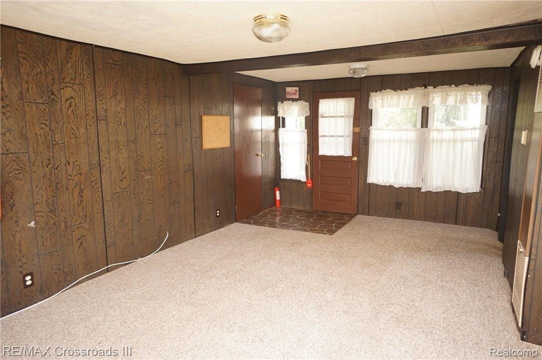 21775 Sherwood Road Belleville, MI 48111 - Photo 8 of 20 FAMILY ROOM
