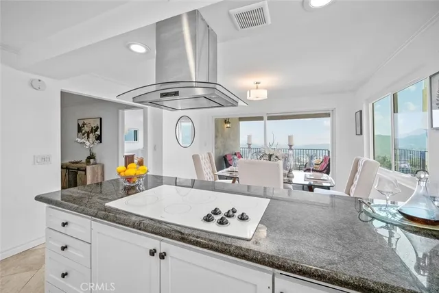 $880,000 | 2102 La Canada Crest Drive, Unit B, La Canada Flintridge, CA 91011