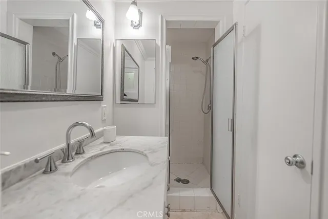 $880,000 | 2102 La Canada Crest Drive, Unit B, La Canada Flintridge, CA 91011