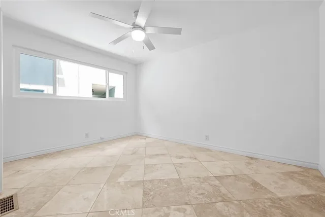 $880,000 | 2102 La Canada Crest Drive, Unit B, La Canada Flintridge, CA 91011