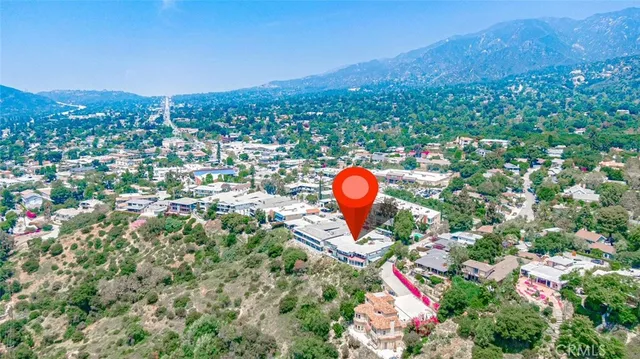 $880,000 | 2102 La Canada Crest Drive, Unit B, La Canada Flintridge, CA 91011