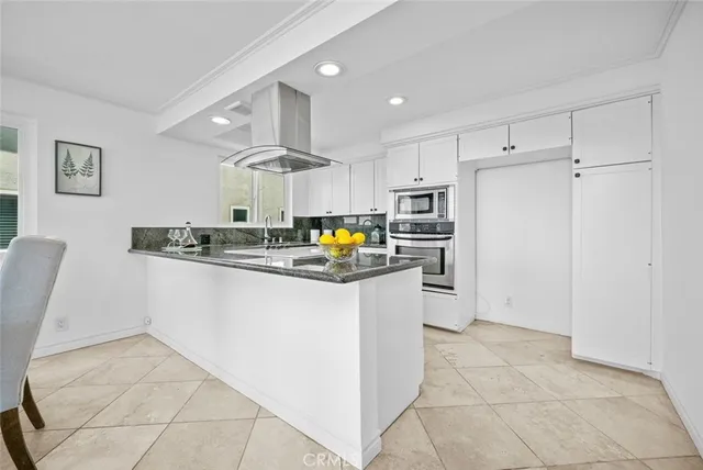 $880,000 | 2102 La Canada Crest Drive, Unit B, La Canada Flintridge, CA 91011